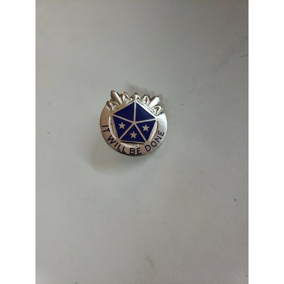 U.S. Army DUI Pin 5TH Corps IT WILL BE DONE Silver Blue Enamel Made In USA - Picture 1 of 3